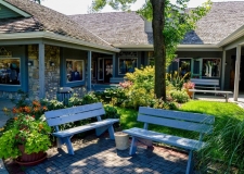 shops-garden-and-bench-full