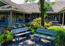 shops-garden-and-bench-full